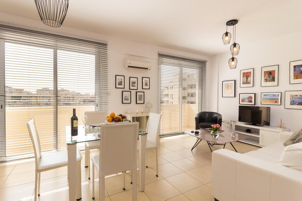 Apartmán Elena Court Apt 401 Larnaca Exteriér fotografie